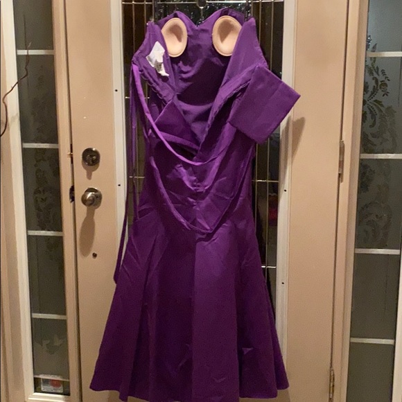 Dress - Picture 2 of 4